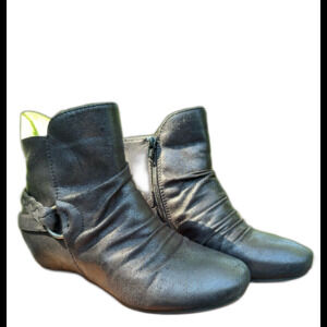 BareTraps Sarea Ankle Boots Sz 6W
